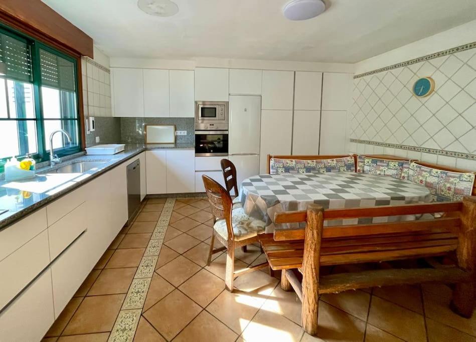 Villa Amplia Casa Familiar à Pontevedra Extérieur photo
